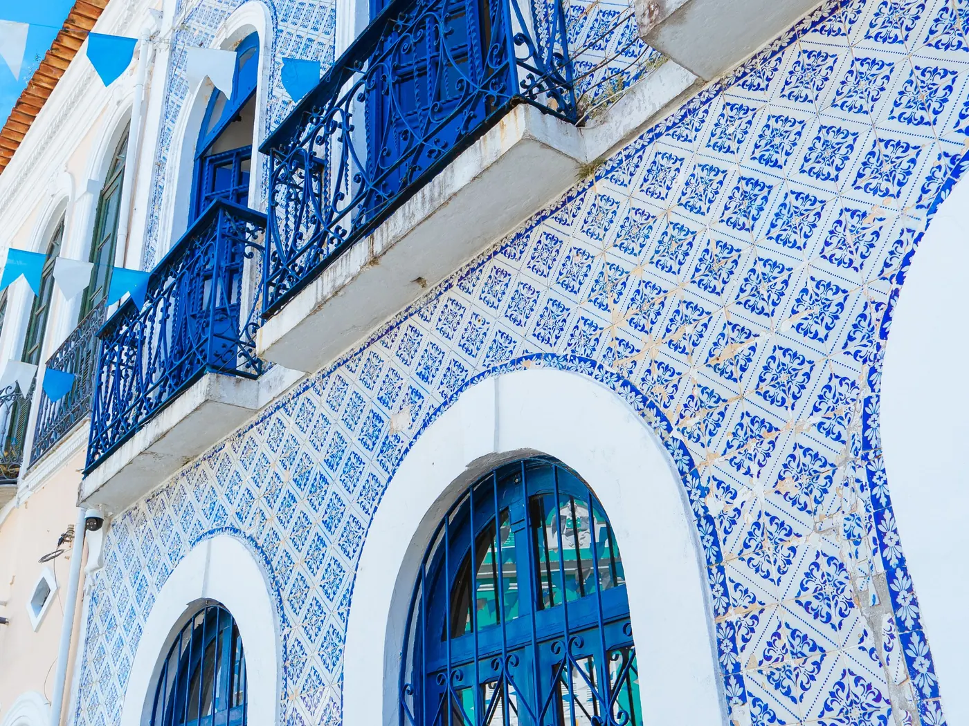A colonial street front of blue-and-white Portuguese tiled façades in São Luís
